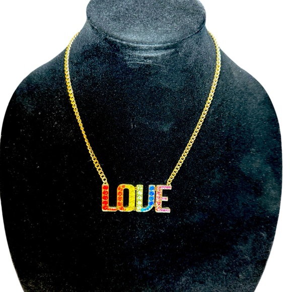 Betsey Johnson LOVE necklace NWOT - Picture 4 of 10